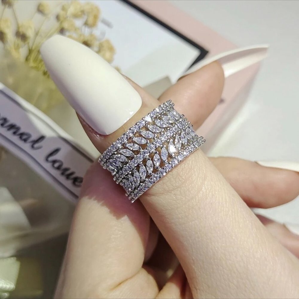 NEW DIAMOND S925 STERLING SILVER RING, BEAUTIFUL RING, SHINY RING. - Picture 2 of 4